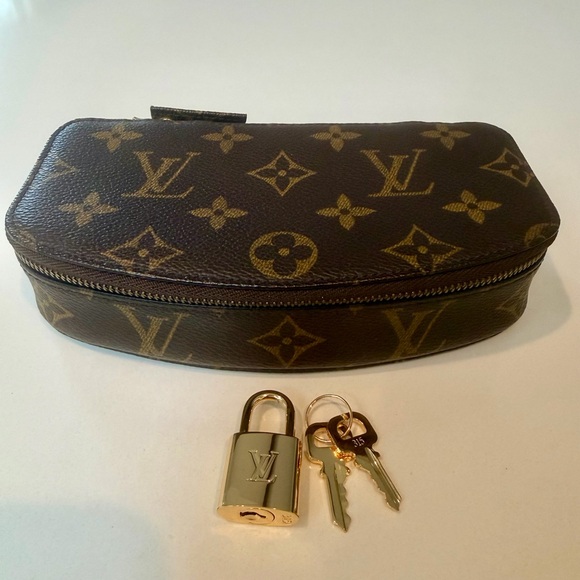 louis vuitton red ribbon